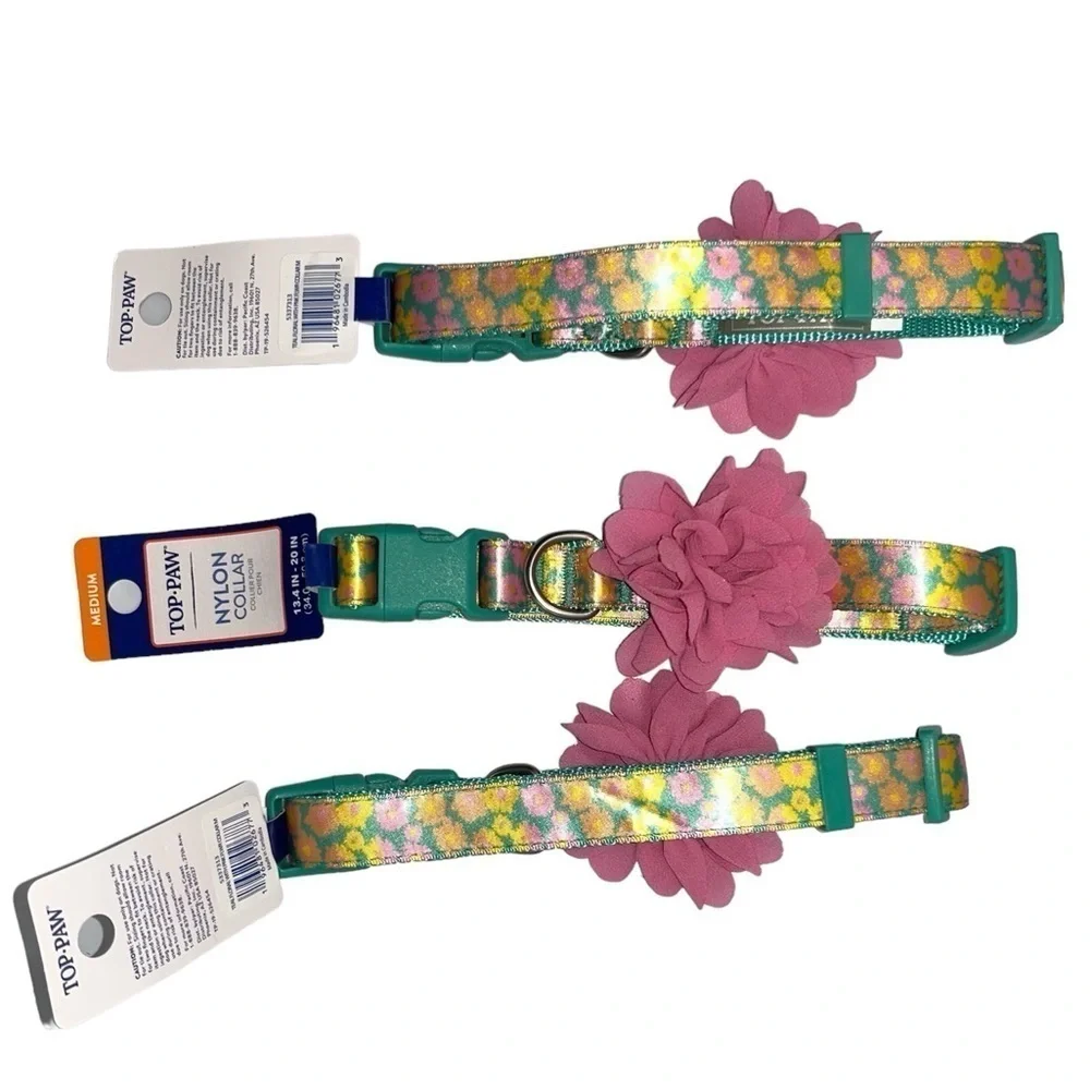 Top paw collar size medium flowers NEW WITH TAGS